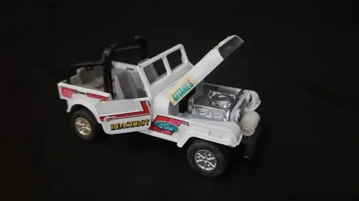 Miniatura Jeep Cj-7 Conversível Sunnyside 1:32