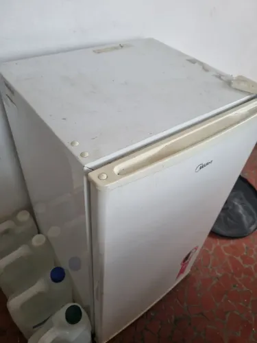 Geladeira Midea 90 l