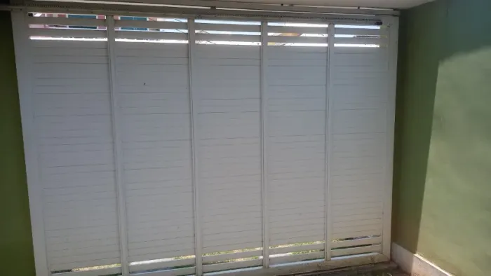 Vendo portão de garagem correr e social alumínio
