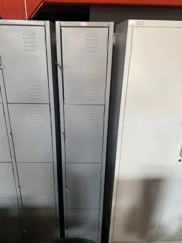 Roupeiro de aço 4 portas novo