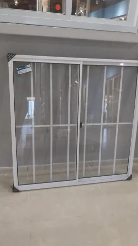 Janela 1x1 com grade, Marca Líder, branca vidro liso PAGAMENTO NO DIA DA ENTREGA