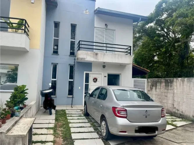 Casa de condomínio próxima a Granja Viana - valor abaixo do mercado.
