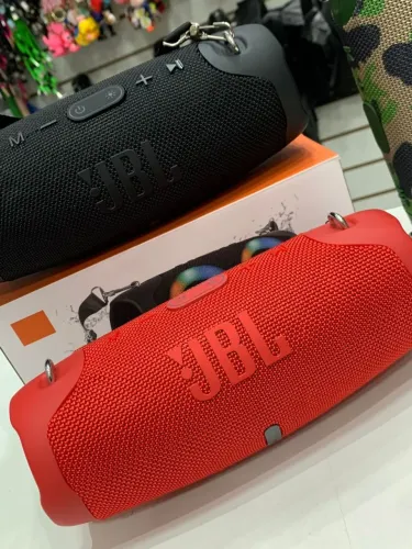 Caixa de som com alça JBL