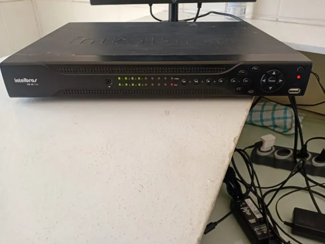DVR INTELBRAS de 8 canais modelo VD 8E com HD de 500GB 