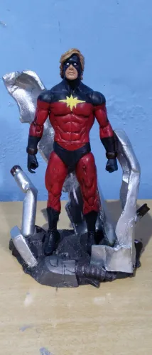 Miniatura Capitão Marvel Marvel Select ( Loose )