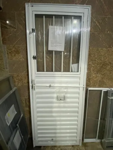 SUPER PROMOÇÃO - PORTA ALÚMINIO BRANCO COM JANELINHA E GRADE - MEDIDA 2.10X60,70 OU 80