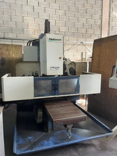 FRESADORA CNC