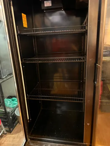O expositor vertical Conservex ERV 850 inox