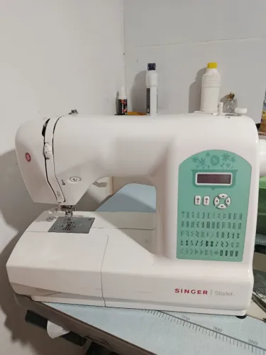 Máquina de costura Singer 