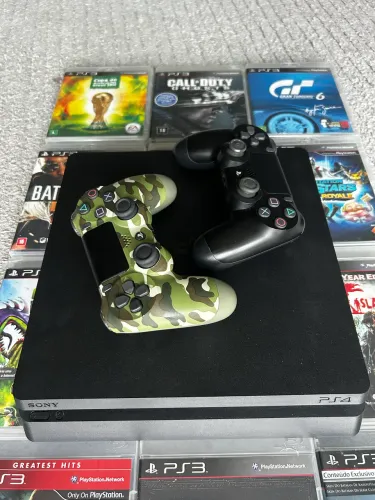 Ps4 Slim 1TB + 2 controles