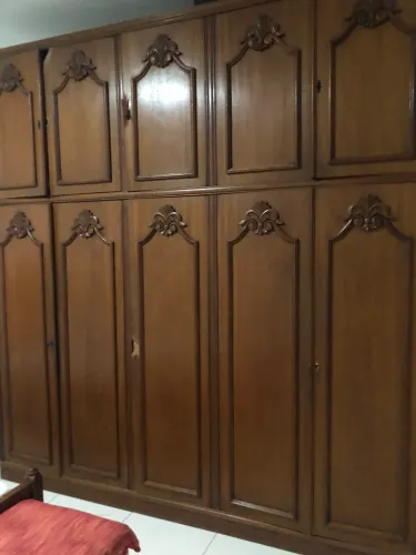 Guarda roupa 10 portas.
