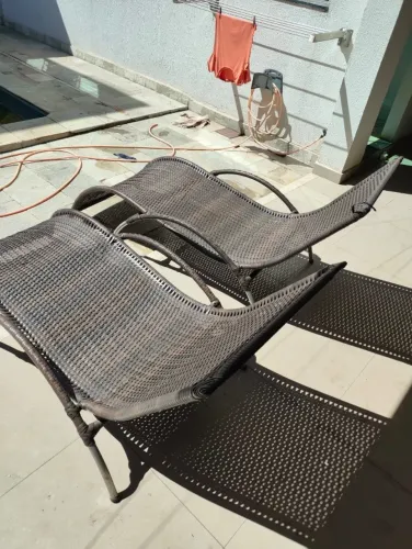 espreguiçadeiras de fibra para piscina