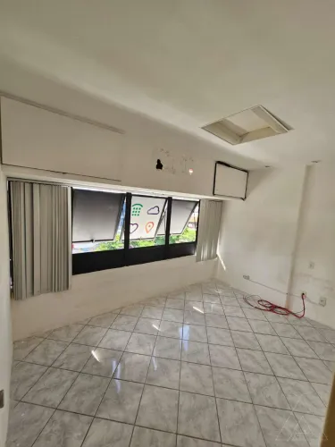 Sala no Caminho das Árvores com 29m² à venda por R$ 190.000,00