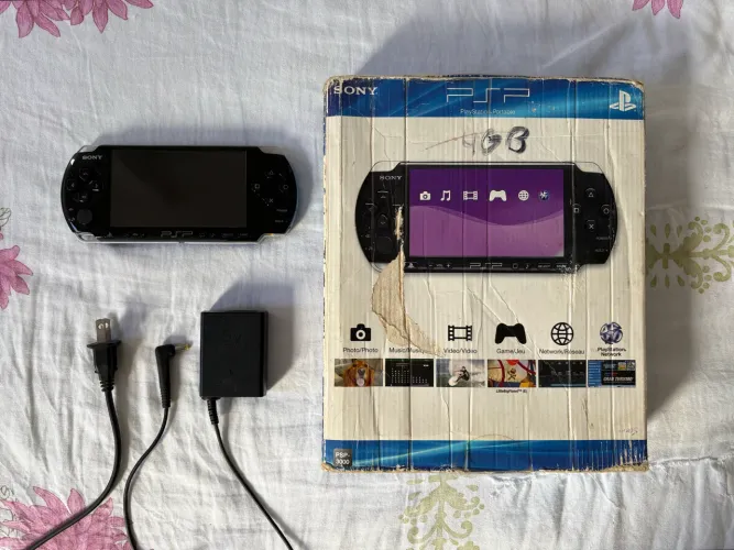 PSP 3001 Desbloqueado 64gb + Caixa + Carregador Original + Manuais