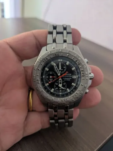 Relógio Citizen Titanium.