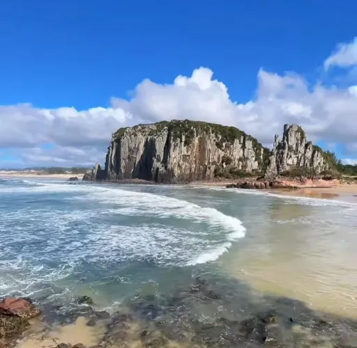 Quartos com ar tv na mais bela praia em Torres