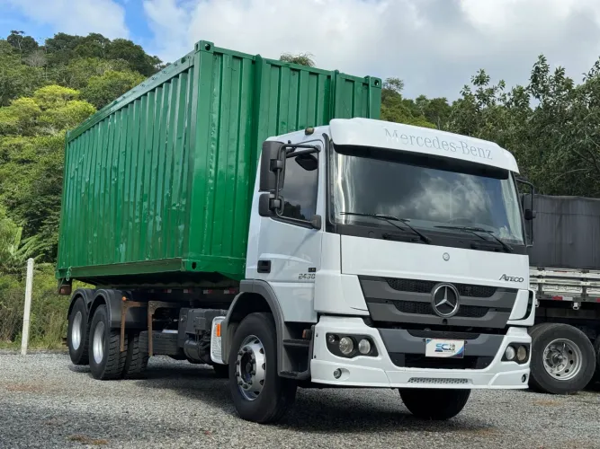 MB Atego 2430 ano 2021 c/ Roll On Off