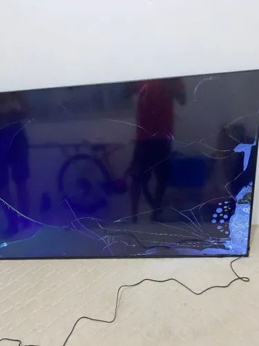 Smart TV Samsung 75" UHD 4K - TELA QUEBRADA (Para Retirada de Peças / Conserto)