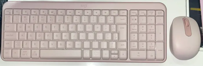 Kit mouse + teclado Logitech MK250 - Rosa (Nunca foi Usado)