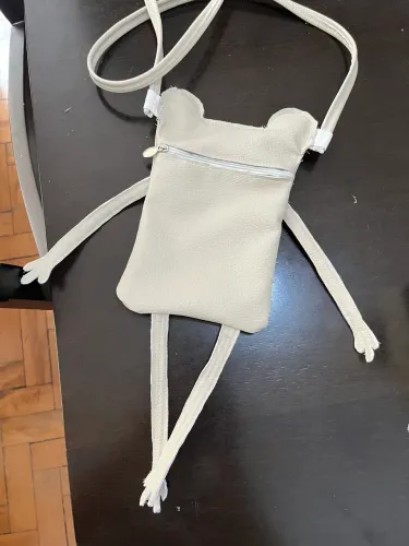 Bolsa de sapinho com Couro sintético