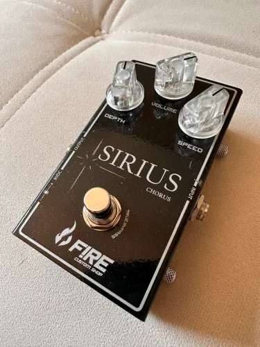 Pedal Chorus Sirius Fire Custom Shop