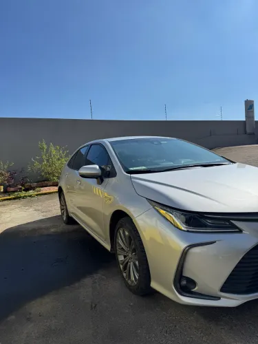 Corolla Altis Híbrido 2021 único dono