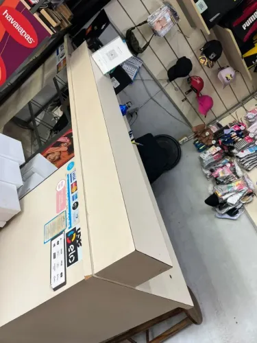 Balcão e Vitrine de vidro