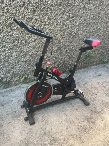 Bicicleta Spinning Life Zone - Adaptada para Pessoas Altas + Monitor