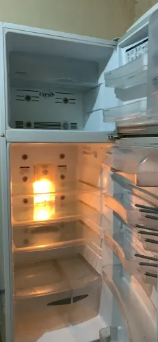 Vendo uma geladeira