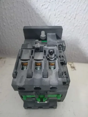 Contator Schneider 