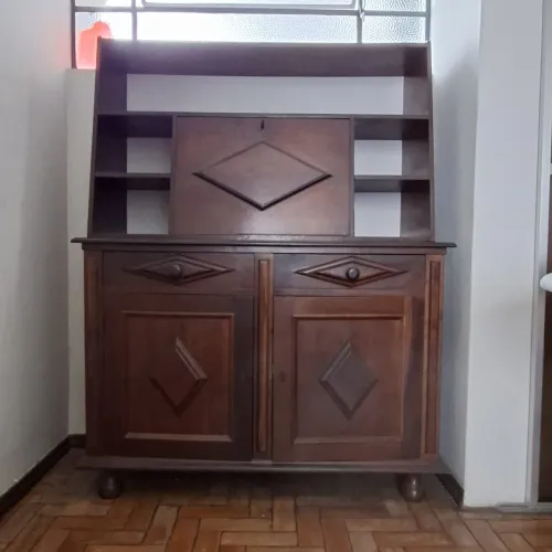 Armário de decoração madeira