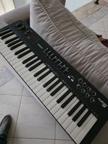 Teclado controlador MIDI