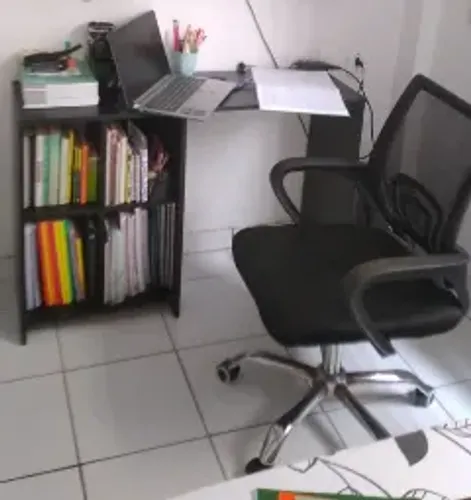 Escrivaninha de Canto com Estante Lateral | Ideal para Estudos e Home Office