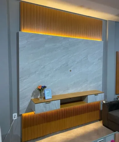 Painel de tv 2,40m altura