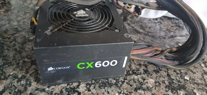 fonte corsair 600 w game por r$ 150