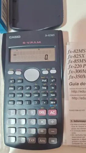 Calculadora Cassio fx82 - 240 funções. Em perfeito estado 