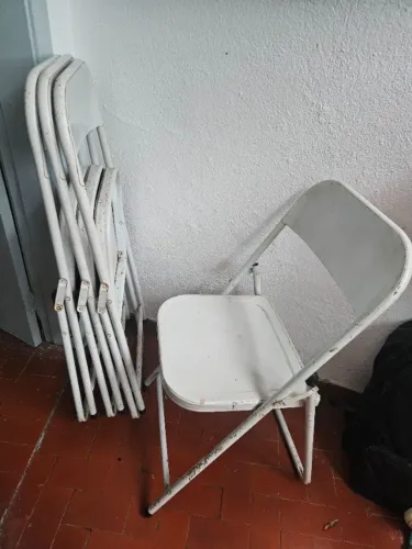 4 cadeira dobravéis (não vendo separadas)