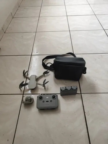 Kit Drone DJI mini 2 se com bateria e hélices extras