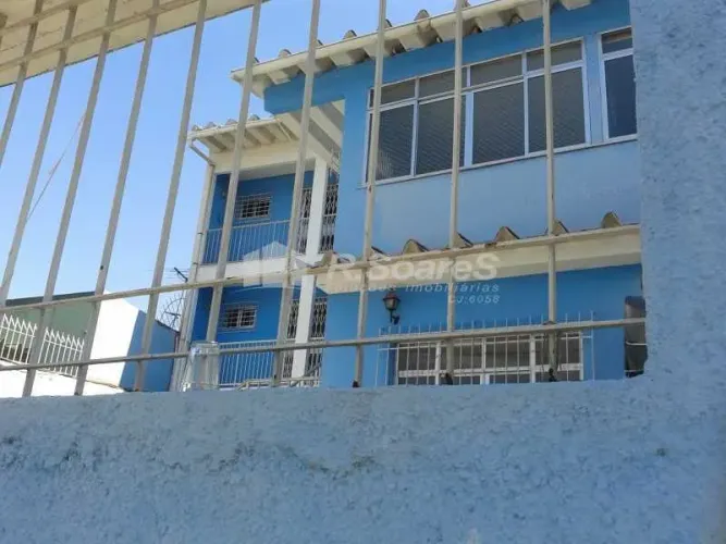 Prédio comercial, rua Alves do Vale, Vila Valqueire