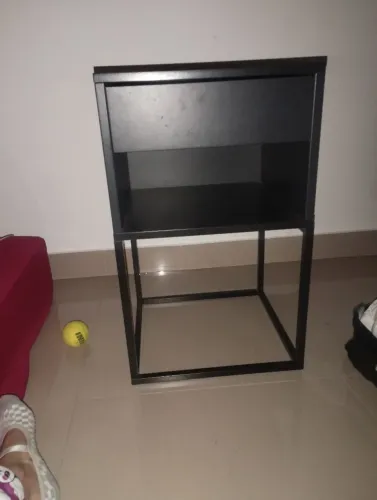 Criado mudo com gaveta