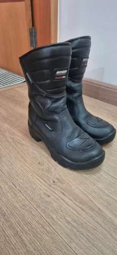 Bota Mondeo motociclista