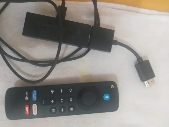 Fire TV Stick HD Amazon com Controle Remoto por voz