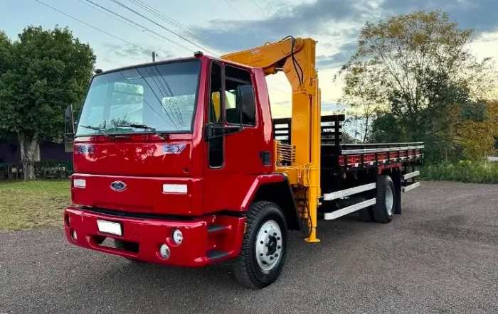 Ford Cargo 1317 ano 2009 4x2 particular