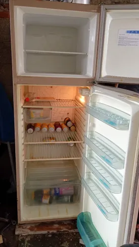 Vendo uma geladeira