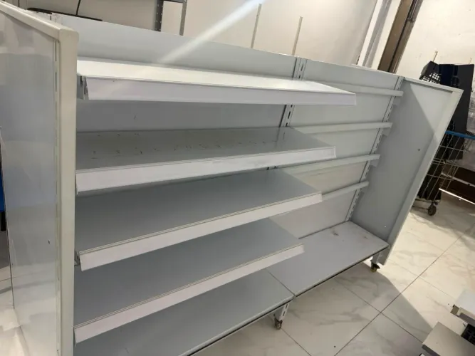 PRATELEIRA DE AÇO