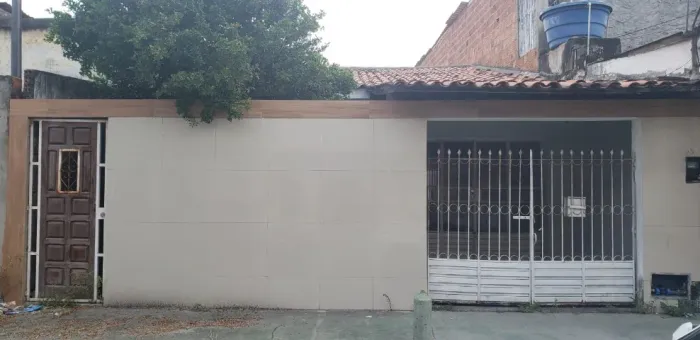 Casa no Prado 3 Qts perto de tudo; centro, supermercados, escolas e hospitais.