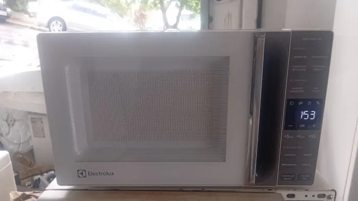 Electrolux ME23B23L 127V