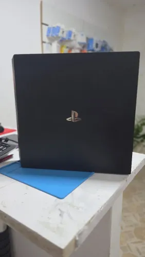PS4 Pro 1TB + jogos físicos + 1 controle
