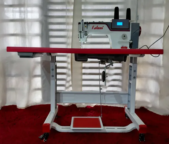 Máquina de Costura Industrial Faloni com Mesa e Motor Eletrônico