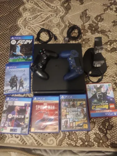 Playstation 4 semi novo 2 controles + carregador + 6 jogos originais